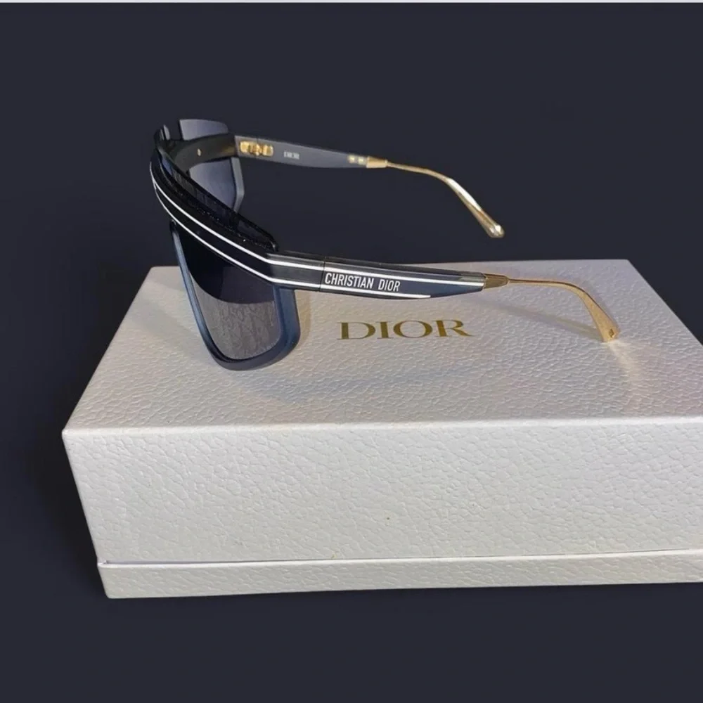 Dior Black Sunglasses - Picture 4 of 5